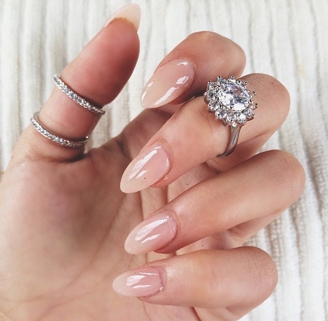 chanel-and-louboutins:  Arianna_ajtar