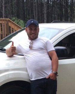 jeffvalini:  fattdudess:  This dad is filling out his shirts nicely.  Now that some nice gains!