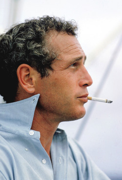 vintagegal:  Paul Newman smokes a cigarette