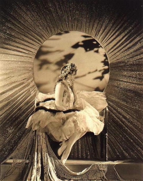 castaroundvintage: Actress Jobyna Ralston.