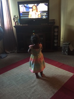 kingofcyberspace:chasingthathigh:xoxoniecey93:My niece,1 1/2, is clapping while listening to Michelle Obama speak at”Black Girls Rock” it’s honestly bringing tears to my eyes 😭💞Yes, teach them of their greatness young:)