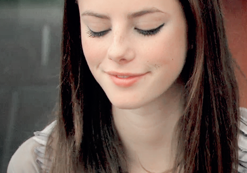 effyclothes:  Effy + make up 1/? 