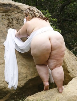 vinny2007:  nudebbwpics:  Big Beautiful Woman