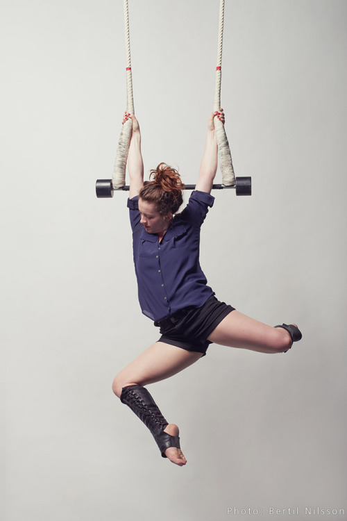 XXX nationalcircus:  Trapeze and Cloudswing Natalie photo