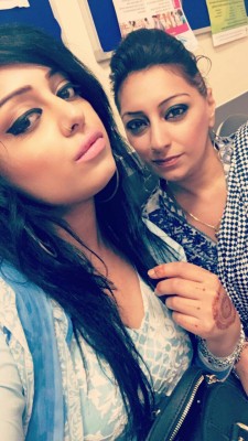 hotpakiaunts:  Aunty Afsana craves cock,