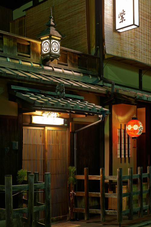 thekimonogallery: Traditional establishment in Kyoto, Japan.  Photography by Bernard Languillie