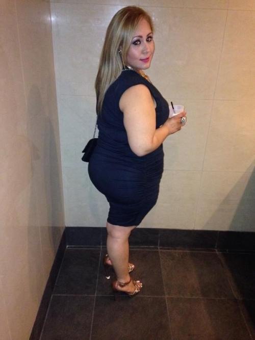 956rgvlatinas: the-submissionman: Dayum Fucken hottie