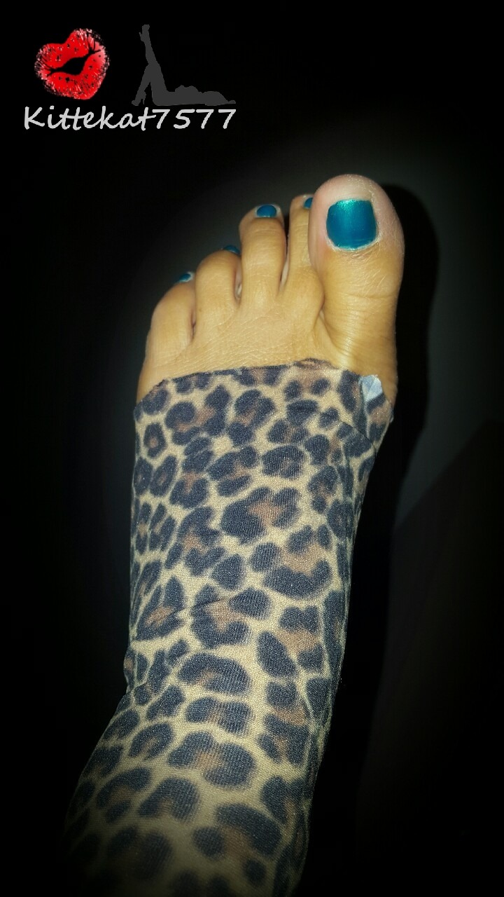 kittekat7577:  So he took some scissors… to reveil them 👣👅  💋 Kittekat7577
