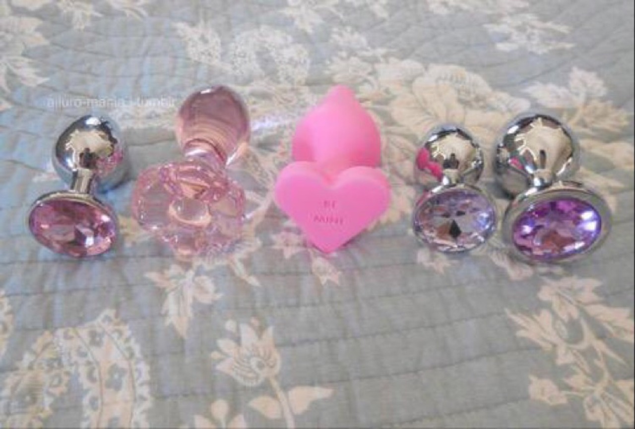 twinkishhlarry:  toys🙈 