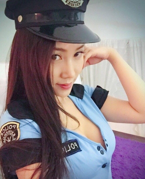 zzxx01:  请向我开枪