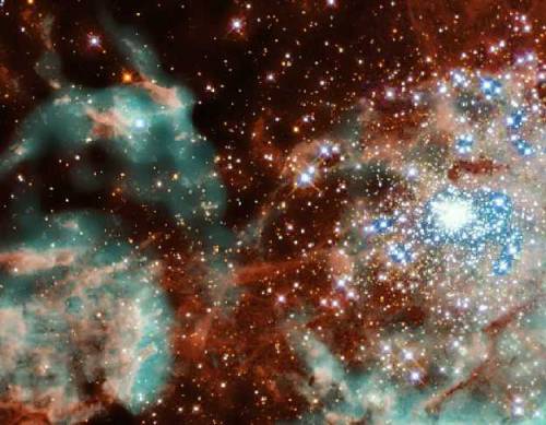 gravitationalbeauty: Star Cluster R136 Bursts Out