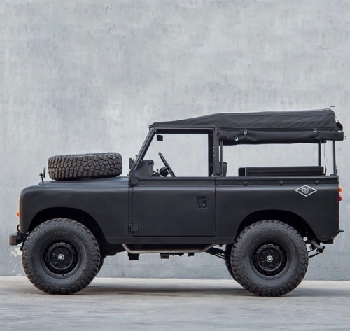 utwo: Land Rover © coolnvintage