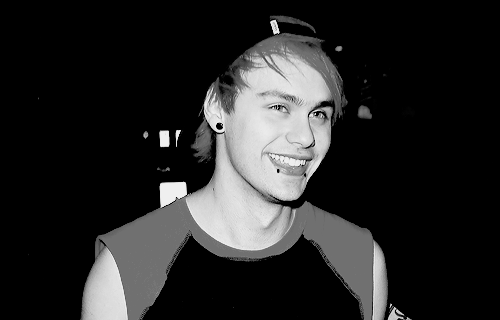 themichaelgclifford:  A little birdy told me that Michael Clifford is thinking about