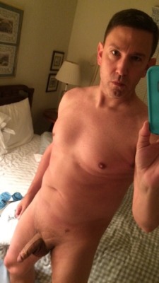 selfiedaddies:  Thank you for your submission   floridabator!!! he look absolutely delicious!!My followers please click on this name to see more pictures of him and make sure you follow him as well..cheers