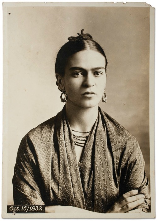 nevver:  Thank God it’s Frida