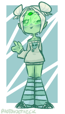 photovoltaick:  peridoodl because i wanted to draw triangular buns lol 