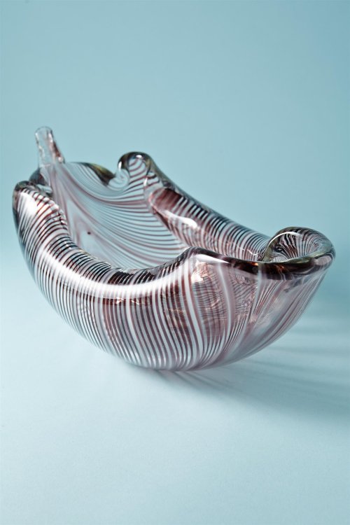 design-is-fine: Tyra Lundgren, leaf bowl, 1950s. For Venini, Italy. Via Modernity.se