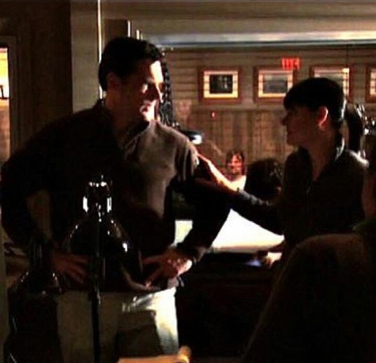 Paget Brewster & Thomas Gibson on the set of Criminal Minds “Into the Woods” 6.09 (x) #october#2010#s: unknown#unsourced #video still? #image#Paget Brewster#Thomas Gibson#Criminal Minds #cm: season 6 #cm bts #old cm bts  #into the woods #rare #link in x #content source