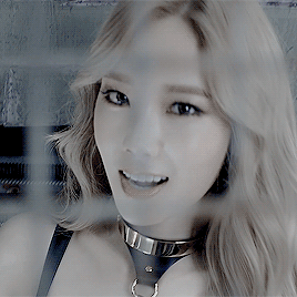 hyo-aholic:  idols in mv’s: taeyeon you think - for taendelion 