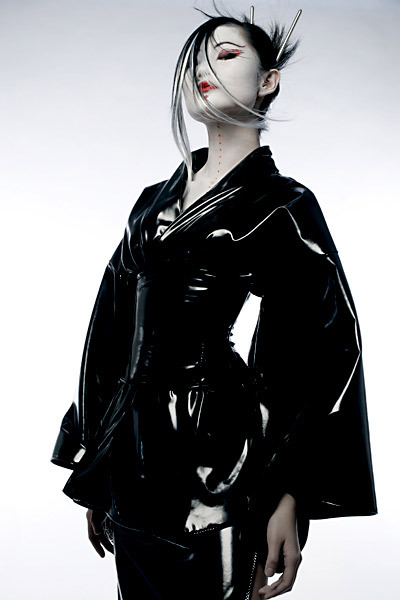 shiny-passions:  Latex http://latex-passion.blogspot.com/