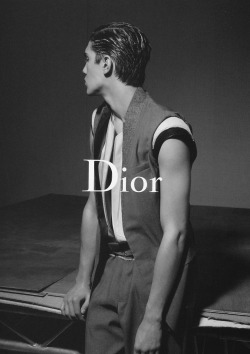 jesus-aime-la-house:  Dior 