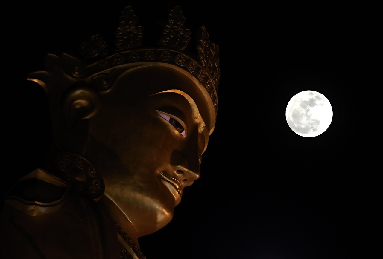 SUPERLUNA. El fenómeno de la Superluna se produce cuando hay una Luna llena y el satélite terrestre atraviesa el punto de su órbita más cercano al centro de la tierra.(EFE /AP)
MIRÁ TODA LA FOTOGALERÍA—->