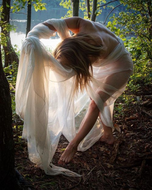 “An Afternoon at the Lake”.With AnnMarie..#waternymph #woodnymph #sunset #nature #lake (at Burke, V