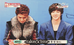 sheakaluvsjungjihoon:    Seungho meets fortune cookies for the first time •ᴥ•