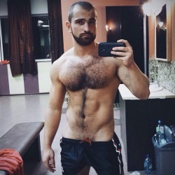 cumscruff:  cumscruff.tumblr.com Woof 