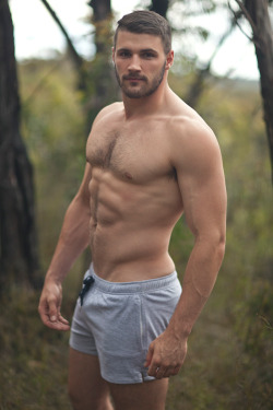 takemetobedandlosemeforever:  Luke Casey