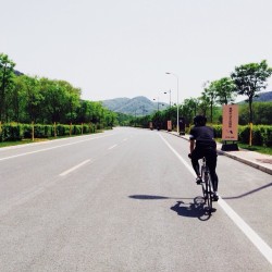 ethancheung:  #vscocam #dalian #roadbike Summer!