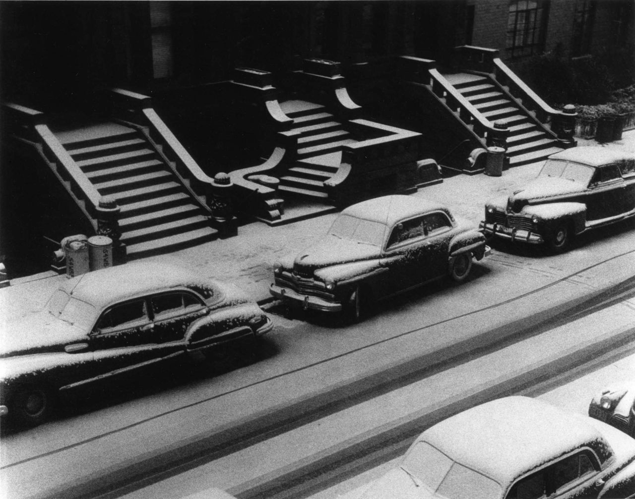 agelessphotography: White Stoops, West 88th Street, NYC, Ruth Orkin, 1952
