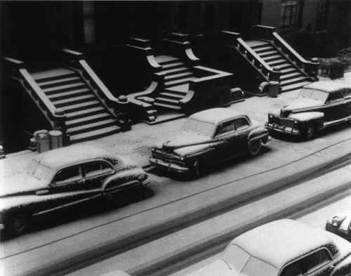 agelessphotography: White Stoops, West 88th Street, NYC, Ruth Orkin, 1952