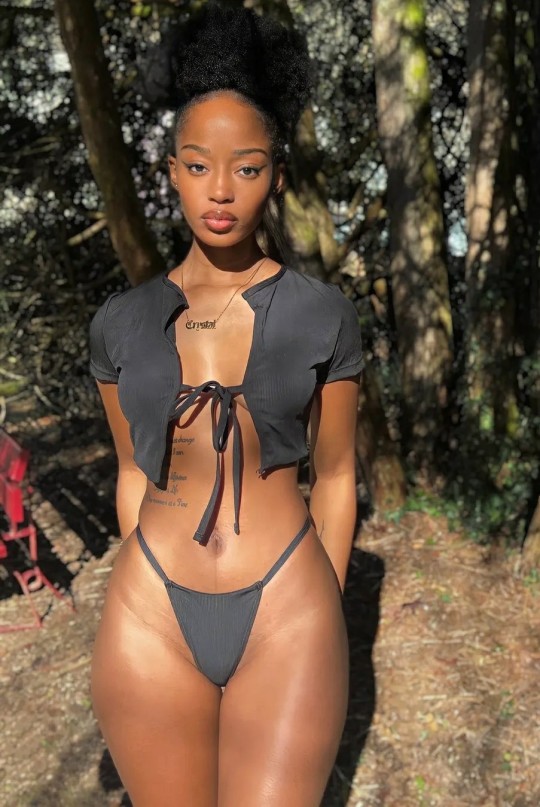 putitonmydash:Crystal Zinzile (ig - crystalzii)