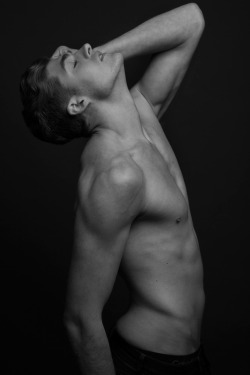 jetztmateo:  Satchel Gray by Joseph Sinclair 