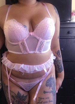 princesss-nympho:  unthrifty–loveliness:  princesss-nympho:One of my birthday gifts! I feel like a princess 👸🏾 Thank you @tasteofprincess  Oh my god this set has been on my wish list foreverrrr. It looks perfect on you!   Thank you! Yeah I think