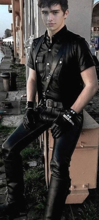 leathergearguy: Not every mother gets such a beautiful specimen! She did pick out some nice clothes 
