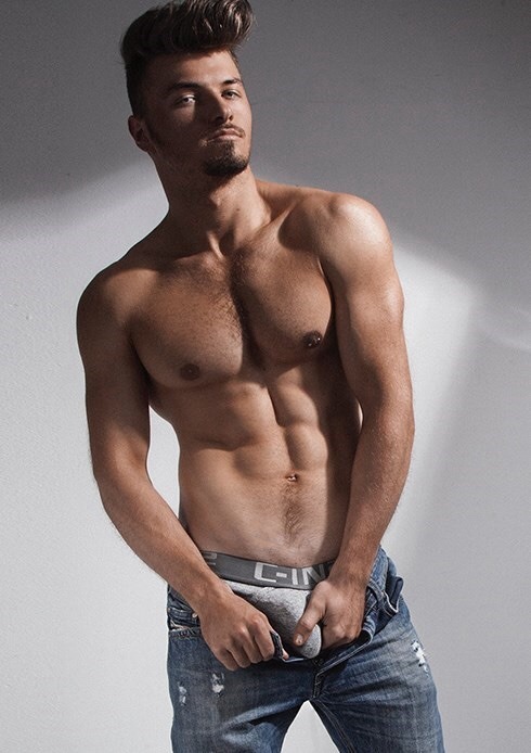 hotinjeans:  Max Small