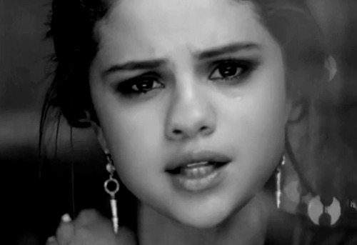 selena gomez&rsquo;s new vid will bring you back to your biggest break-up