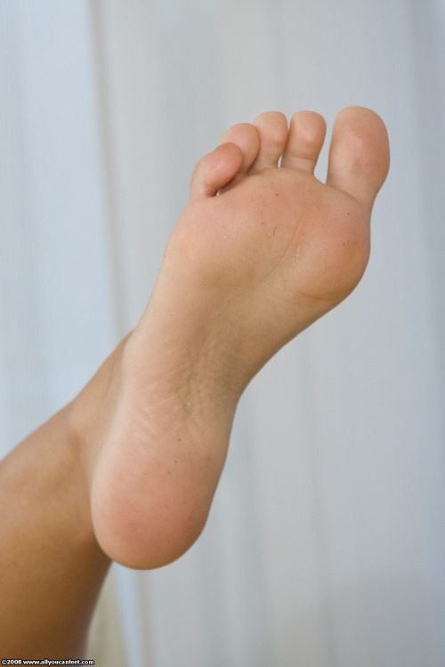 love-feet: footmaniac80:sentientsynthetics:sexy ass soles. gorgeous!!!!NiceI LOVE FEET 
