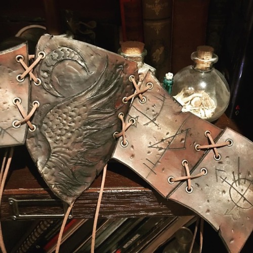 commanderholly:I spent all night making this belt for my new Strix costume and even though it’s non-magical I’m giving it a name god dammit