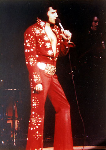 ilovetheking-elvispresley:  Elvis in red. :) 