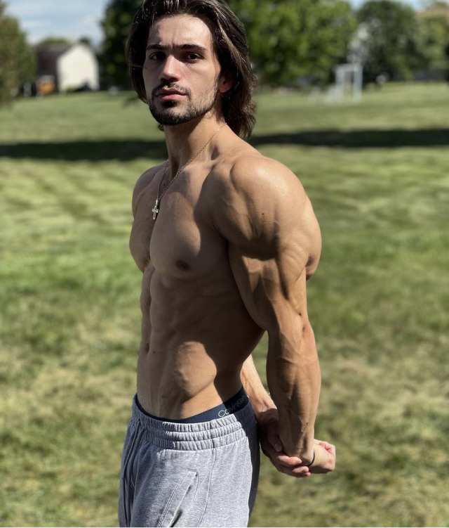 musculargodsamongmen: Johnny McNamara