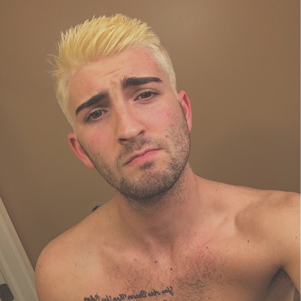 charlizzard:  I was told blondes have more fun 👀 