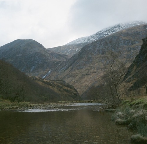 alifeingrain:Water of Nevis, Scotland - December 2018Rolleicord Vb on Fujifilm Pro 400H