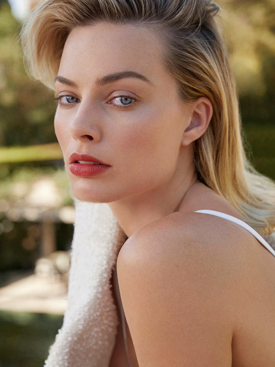 flawlessbeautyqueens:  Margot Robbie photographed by Yelena Yemchuk for PORTER Magazine