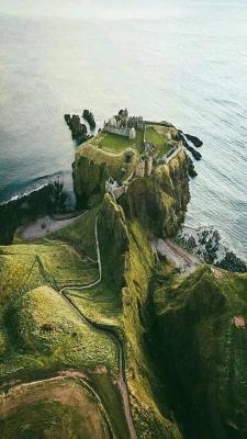 dorlaiel:  Dunnott Castle, Scotland Built c.1400–1600The castle was restored in the 20th century  