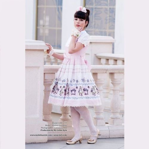 [2014] @lief_official is a korean brand for lolita clothing, they have amazing dresses! and I loved 