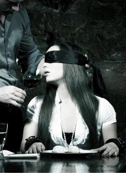 dasprincess:  Blindfold me because I you