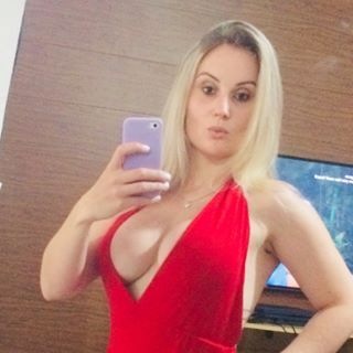 caiunanetputinhas:  Priscila Alberti